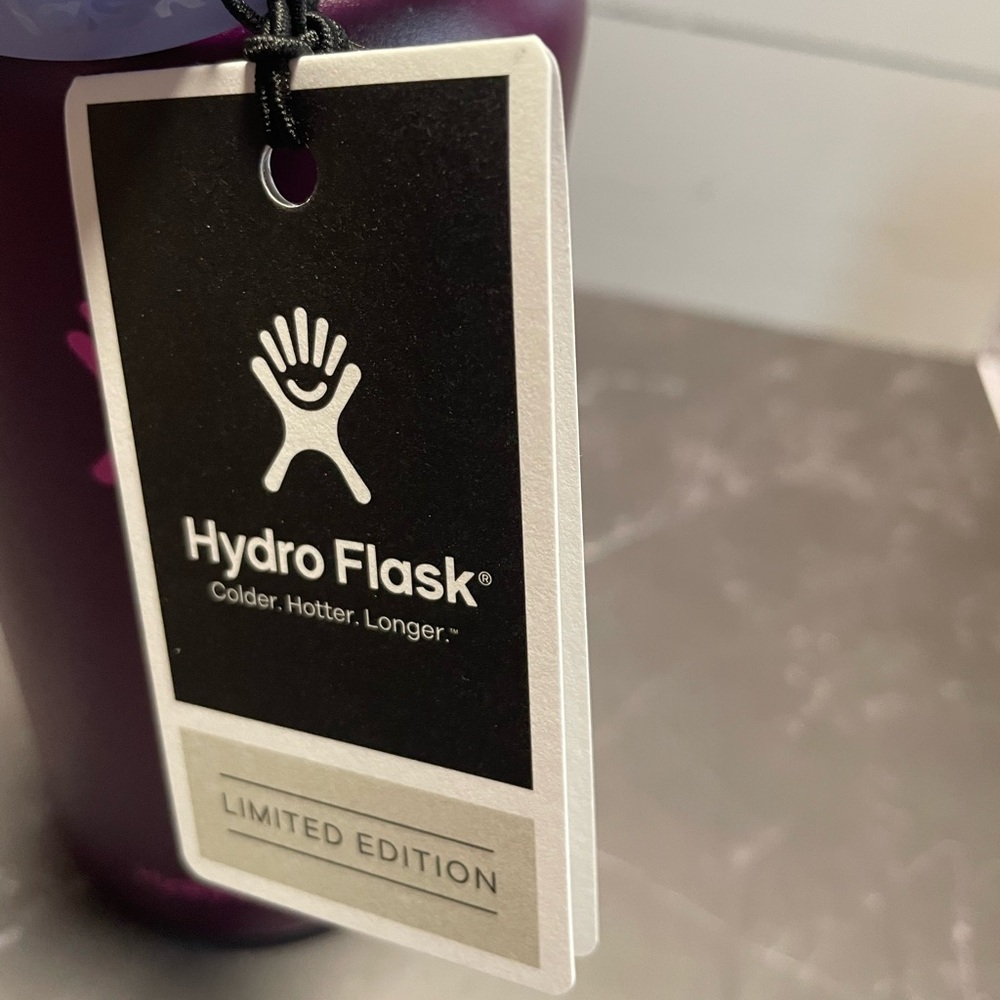 Hydro Flask 32 oz Wide Mouth with Flex Straw Cap in Sugarplum - Picture 8 of 11